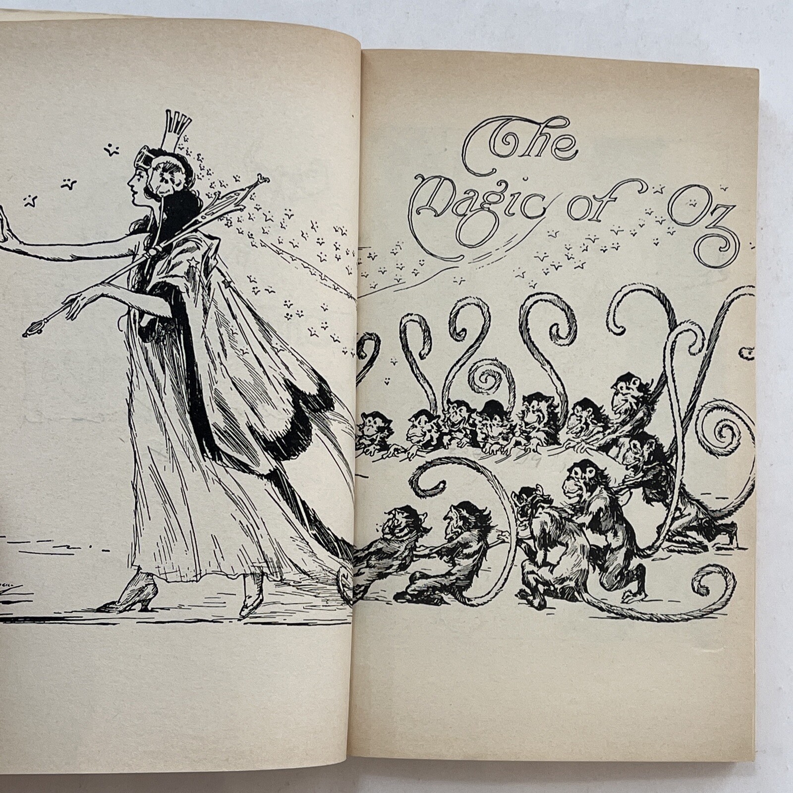 The magic of OZ by L. Frank Baum (1980 PB Canada) Illustrated J.R. Neil