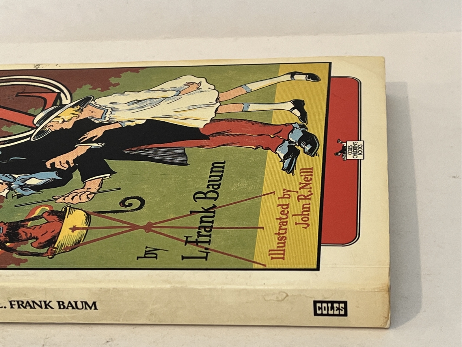 The magic of OZ by L. Frank Baum (1980 PB Canada) Illustrated J.R. Neil
