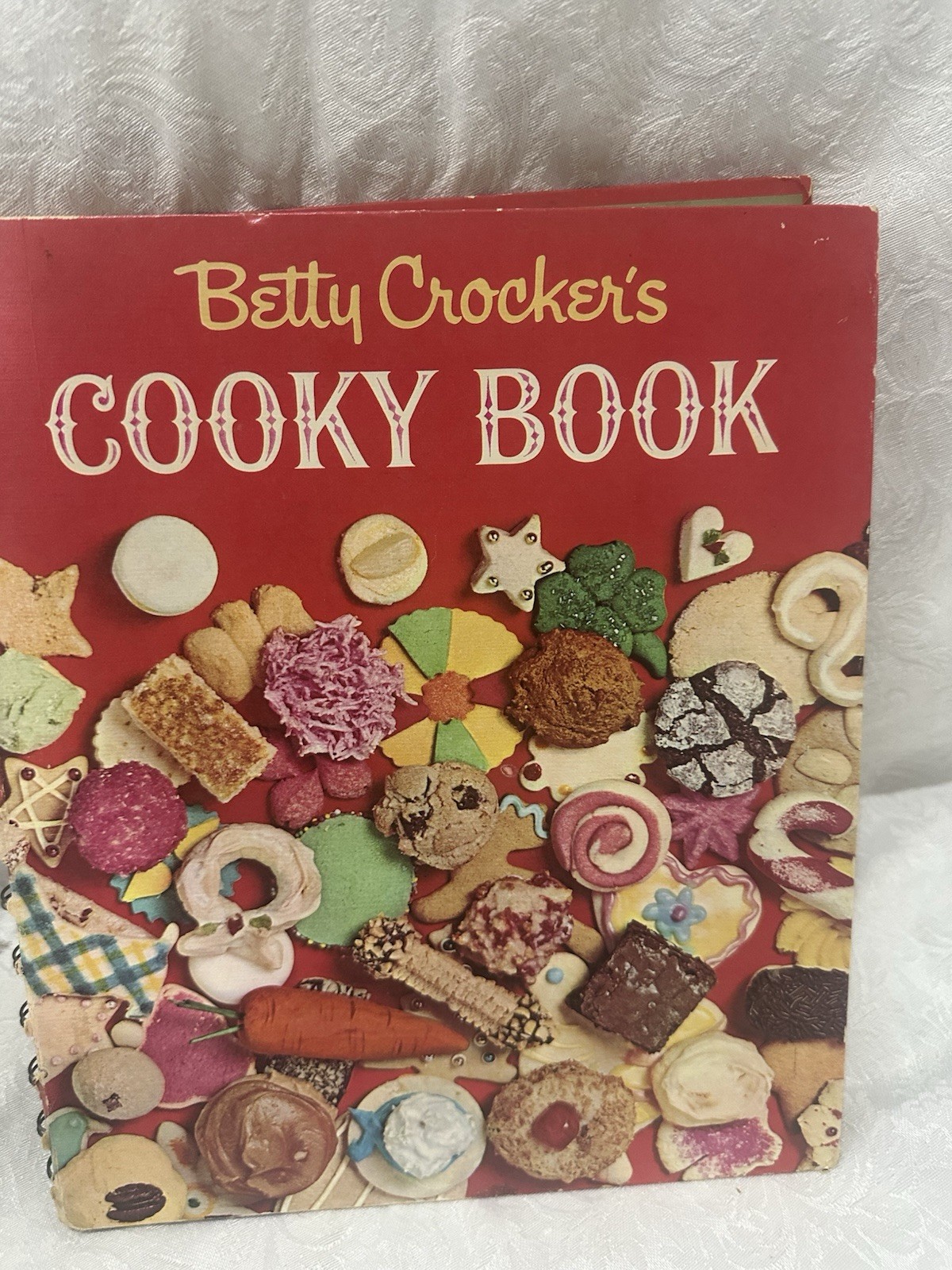 Betty Crocker’s Cooky Book 1963 First Edition 2nd Printing Hardcover Spiral