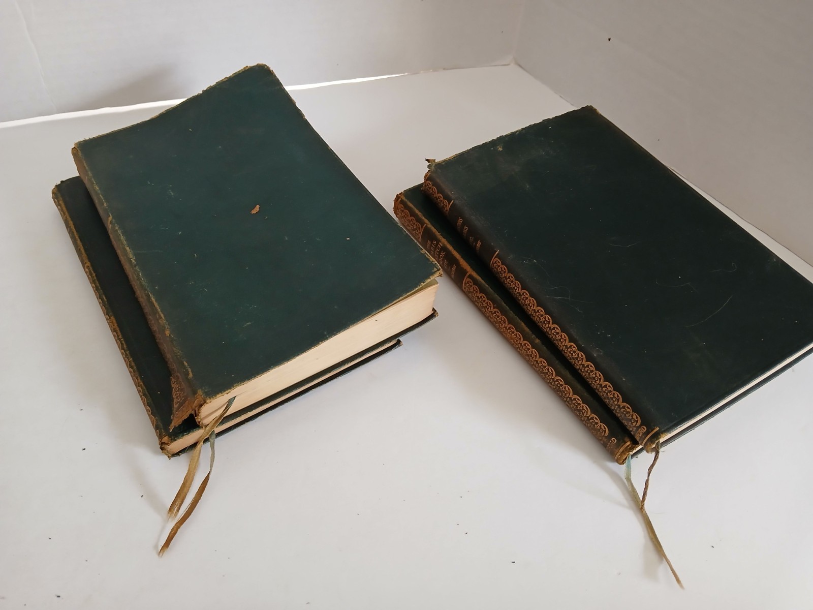 14 GREEN LEATHERBOUND THACKERAY Published by Henry Frowde, Early 1900s.