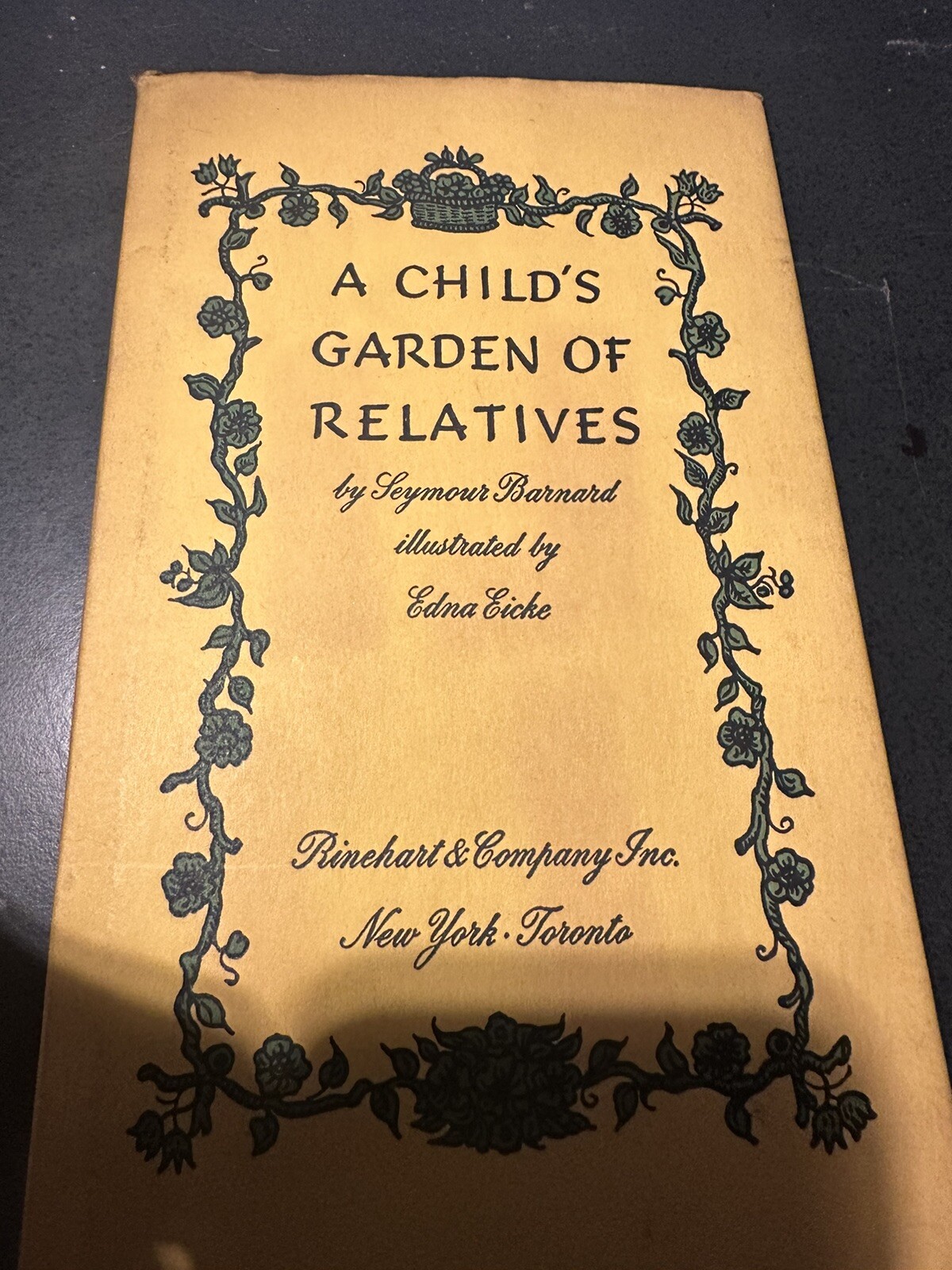 Seymour BARNARD / A Child’s Garden of Relatives (used)