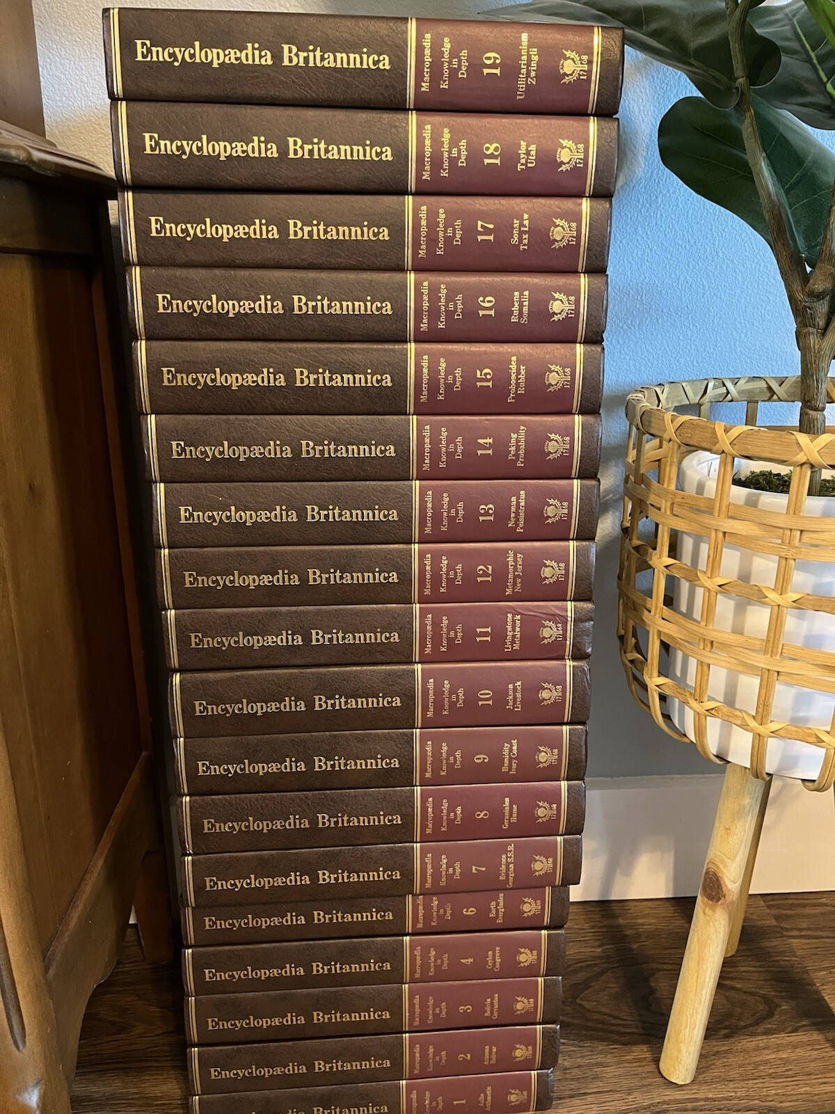 Volume 18 Taylor – Utah -Encyclopedia Britannica Macropaedia 15th Ed. 1981