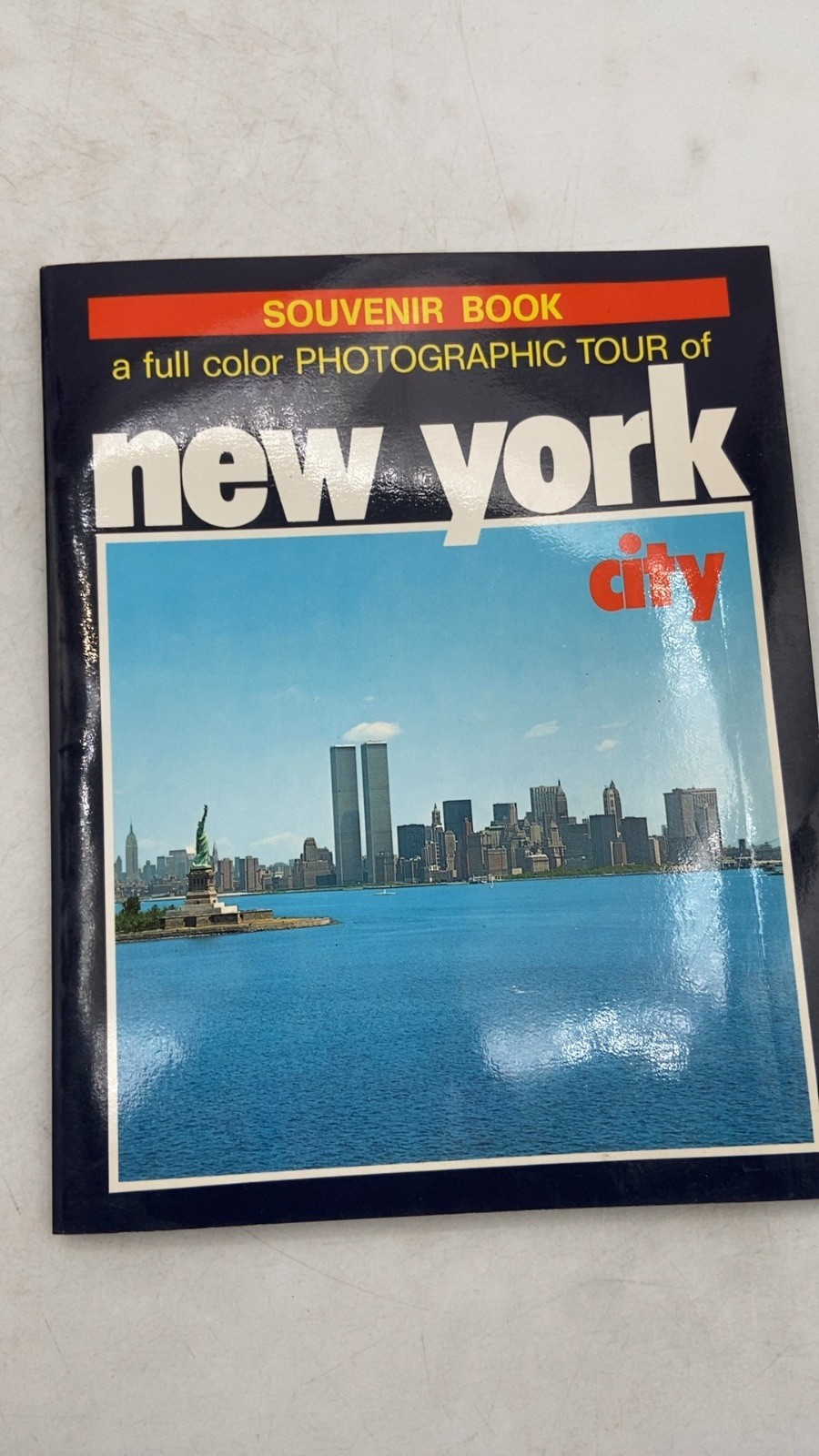 New York City: A Full Color Photographic Tour of New York City Hardcover