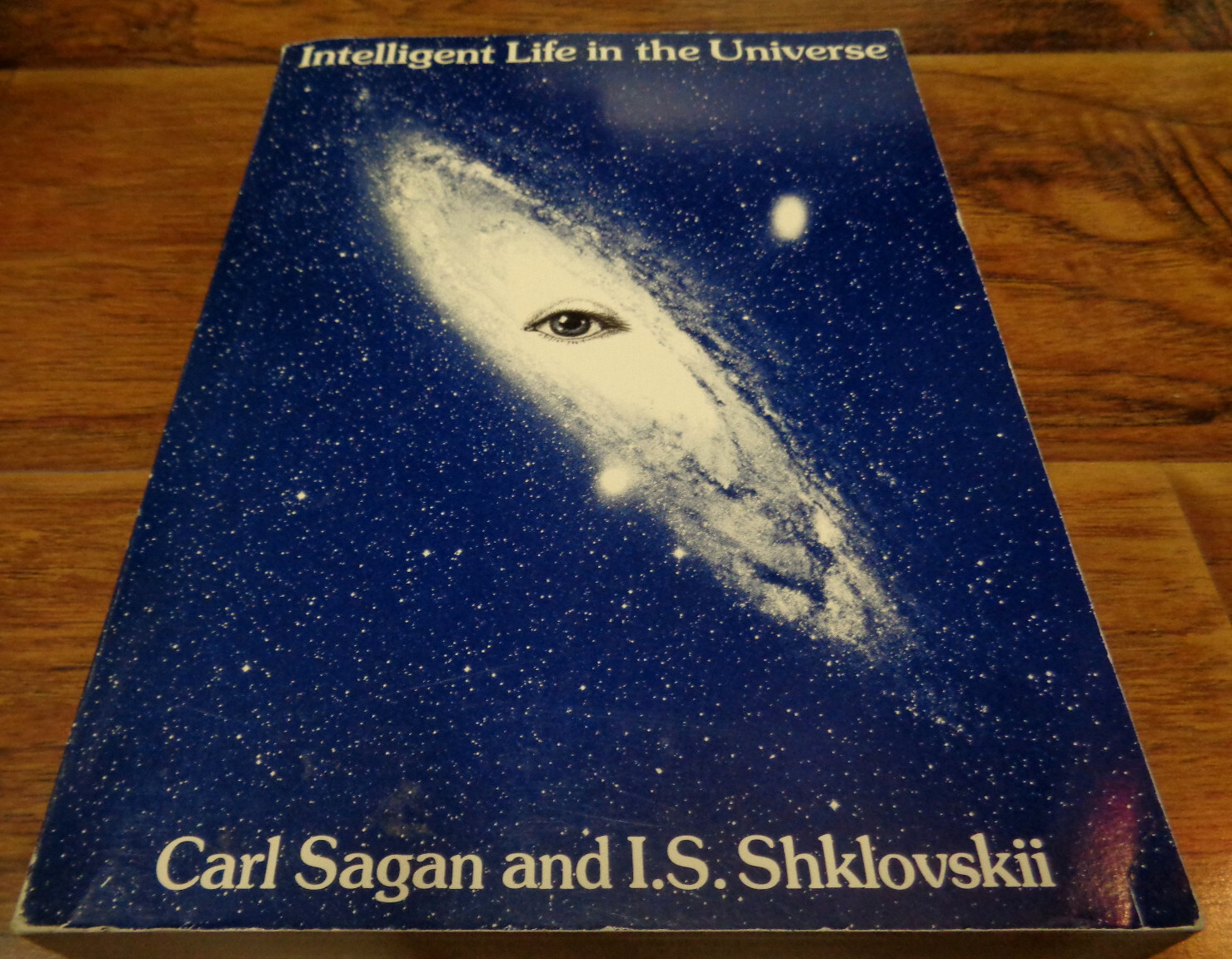 INTELLIGENT LIFE IN THE UNIVERSE CARL SAGAN TPB (1966 HOLDEN DAY) VGC VTG