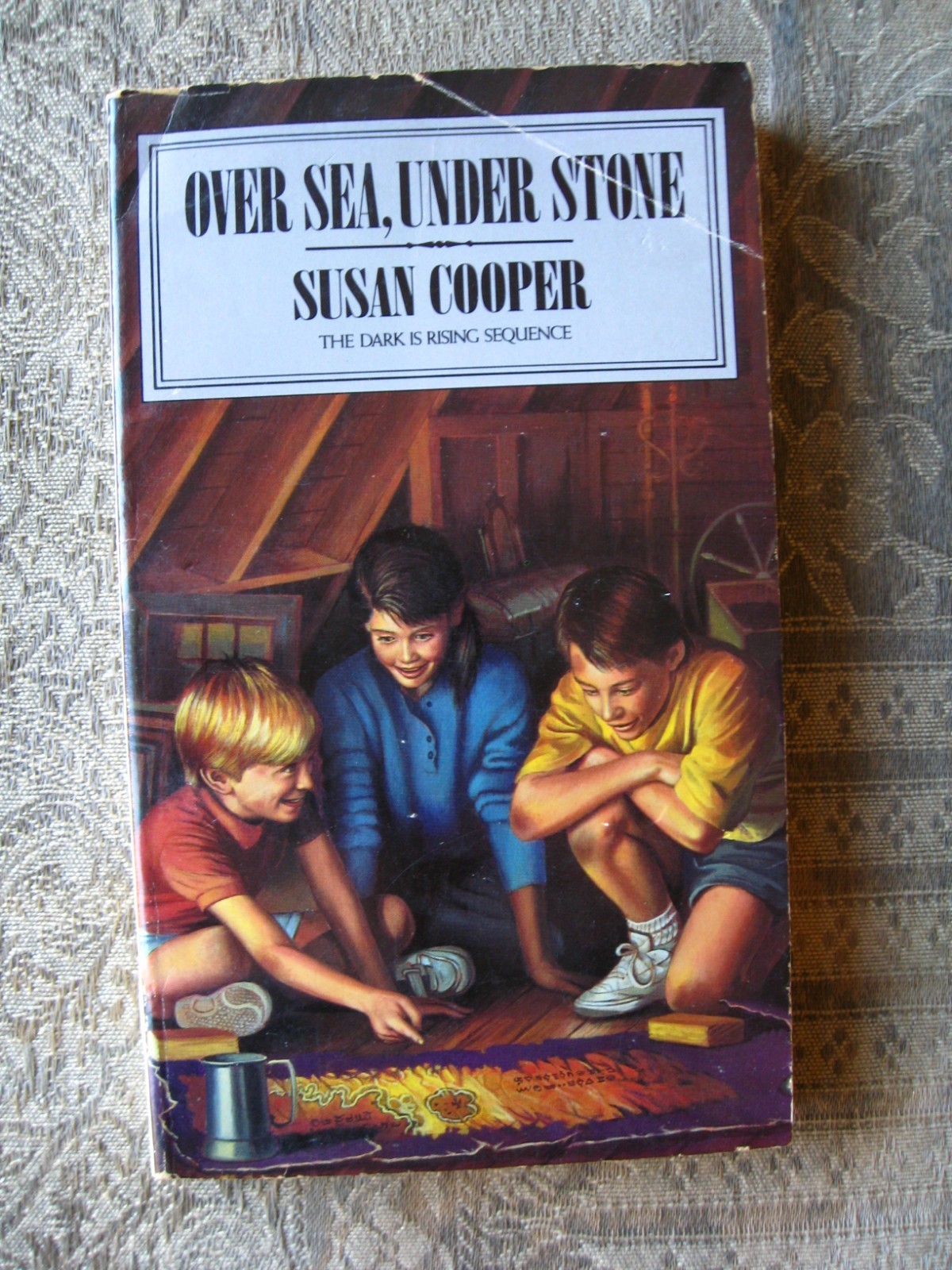Susan Cooper – Over Sea, Under Stone (The Dark Is Rising #1) – 1989 – paperback