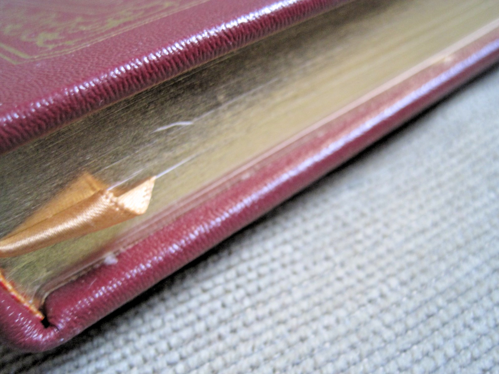 JOHN LE CARRE SIGNED – AGENT RUNNING IN THE FIELD – EASTON PRESS LEATHER FIRST
