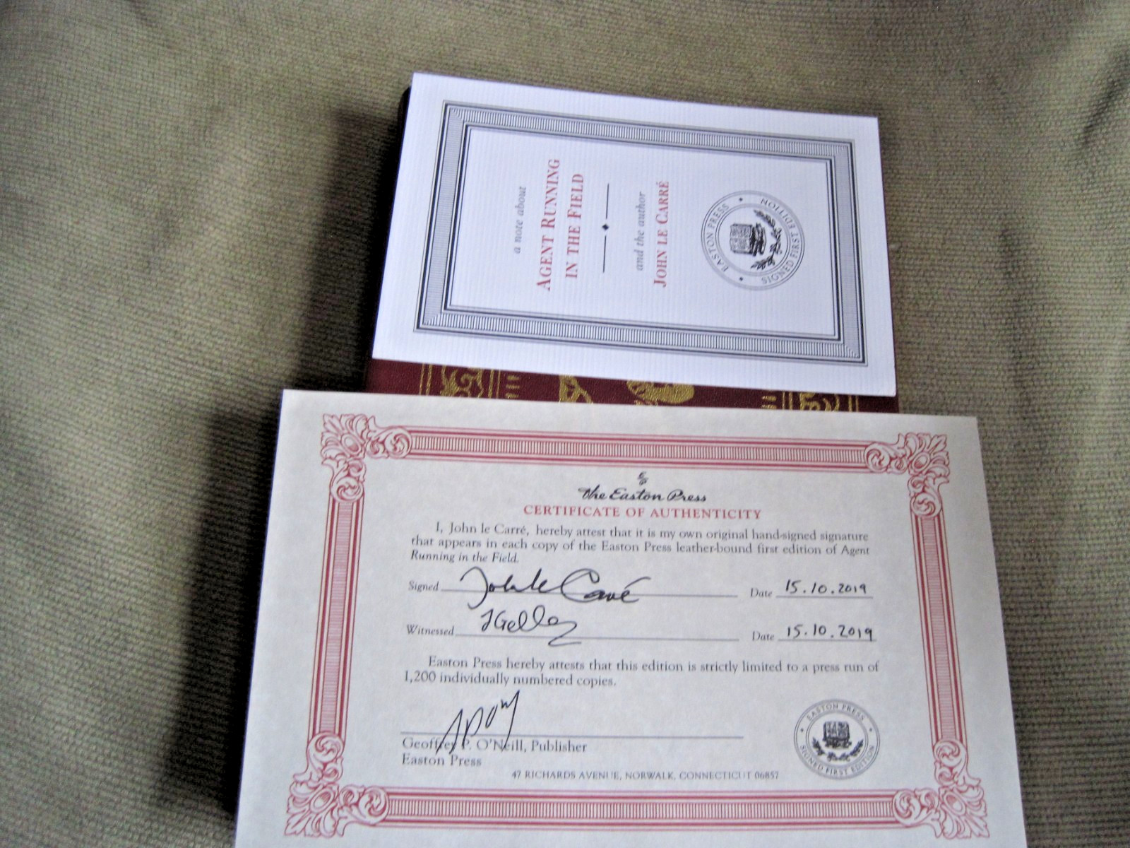 JOHN LE CARRE SIGNED – AGENT RUNNING IN THE FIELD – EASTON PRESS LEATHER FIRST