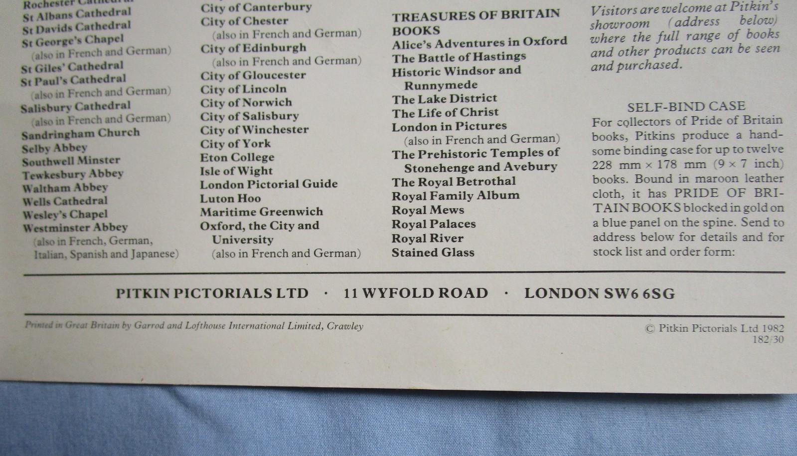Lot British Royalty Books 2 On The Crown Jewels 1 Royal Family Album 1979-1988