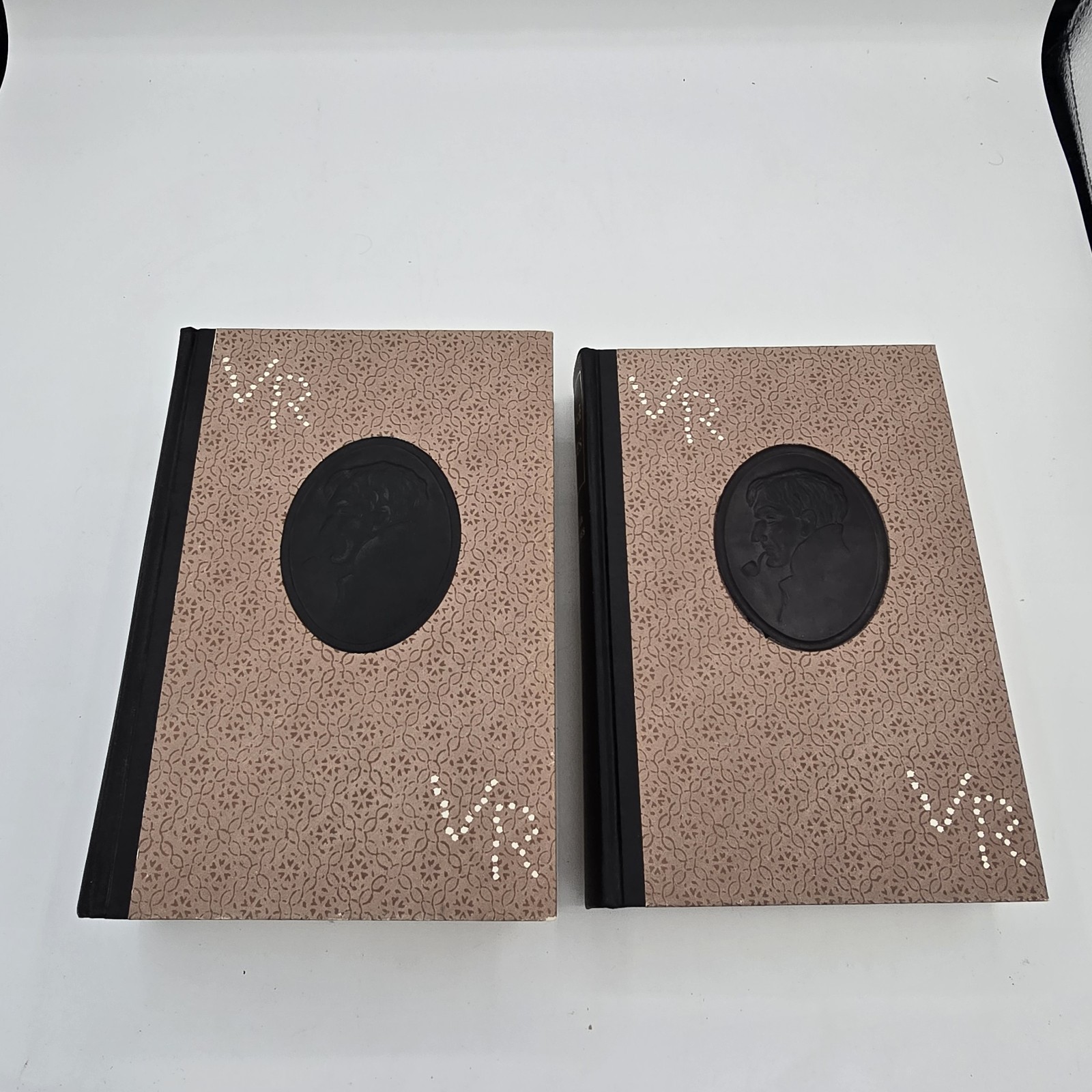 Sir Arthur Conan Doyle Sherlock Holmes 2 Vol Set The Heritage Press Slipcase