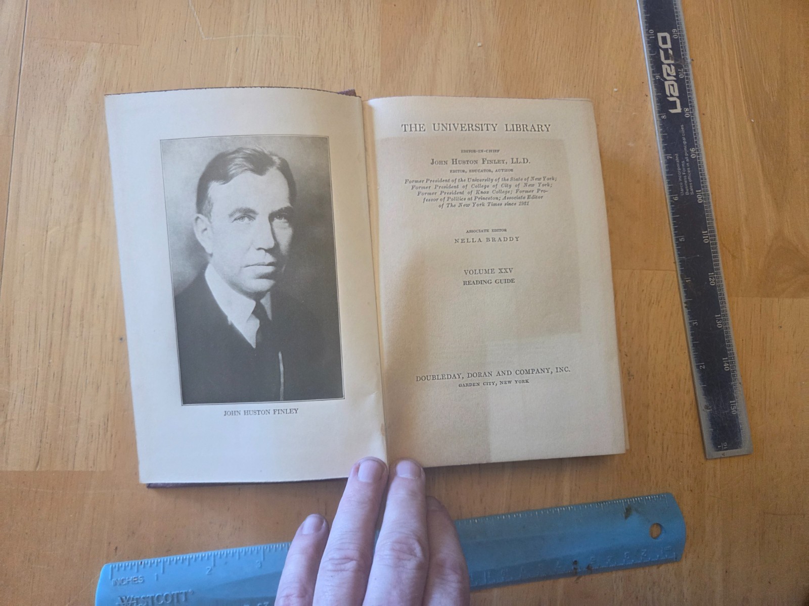 The University Library – Reading Guide – John Huston Finlay – 1936 Doubleday Har