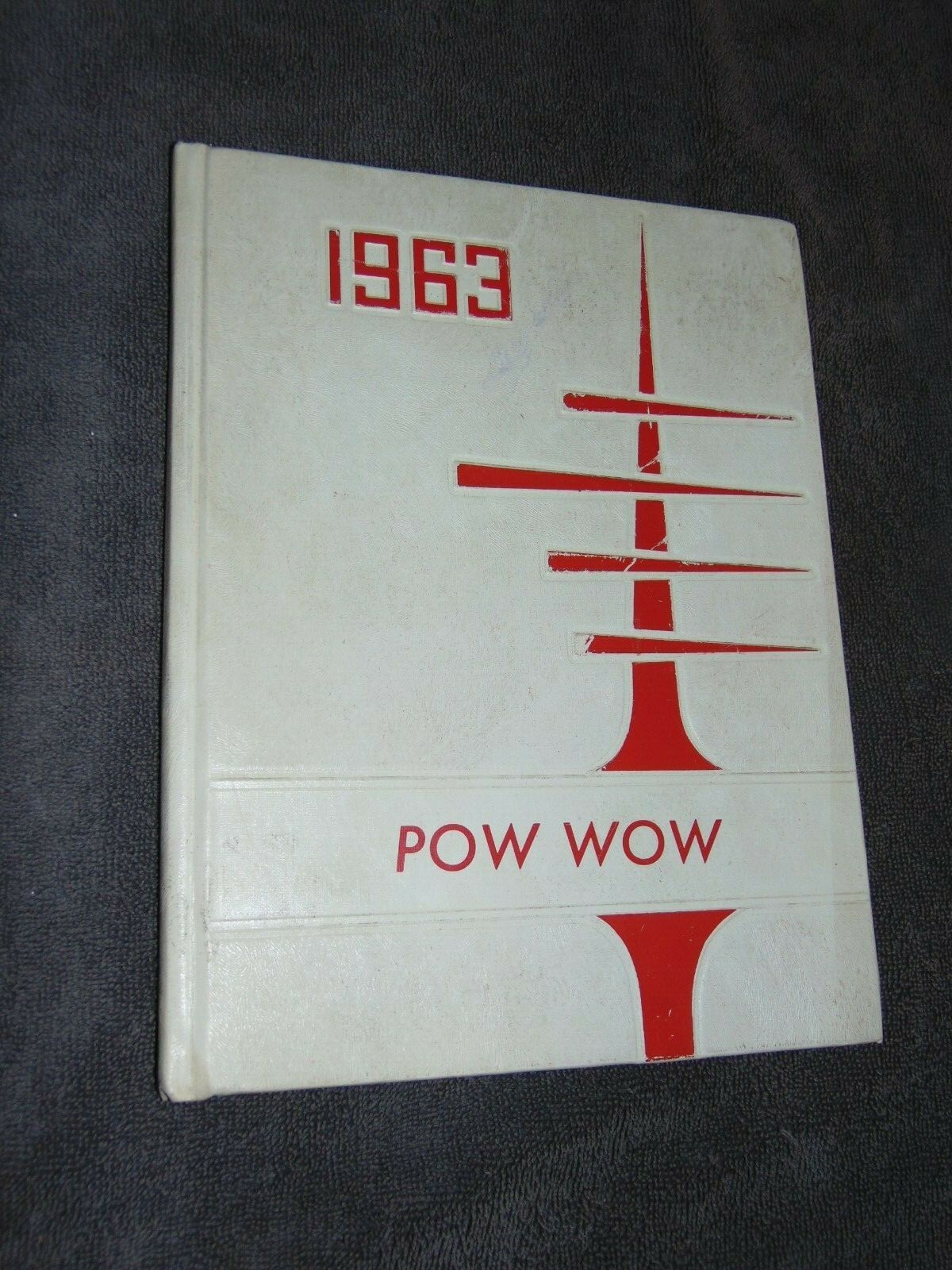 1963 MUSCATINE COMMUNITY COLLEGE „POW WOW“ YEARBOOK; IOWA