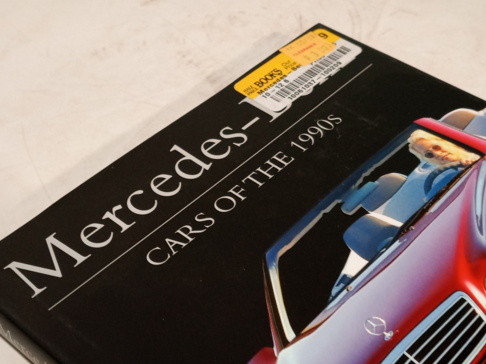 Vintage ‚Mercedes-Benz Cars of the 1990s‘ hard coffee table book by James Taylor
