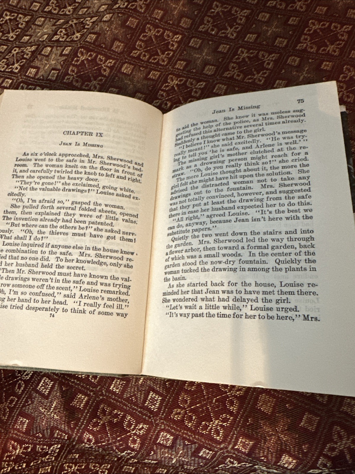DANA GIRLS #13: THE SECRET IN THE OLD WELL by Carolyn Keene 1944 Printing