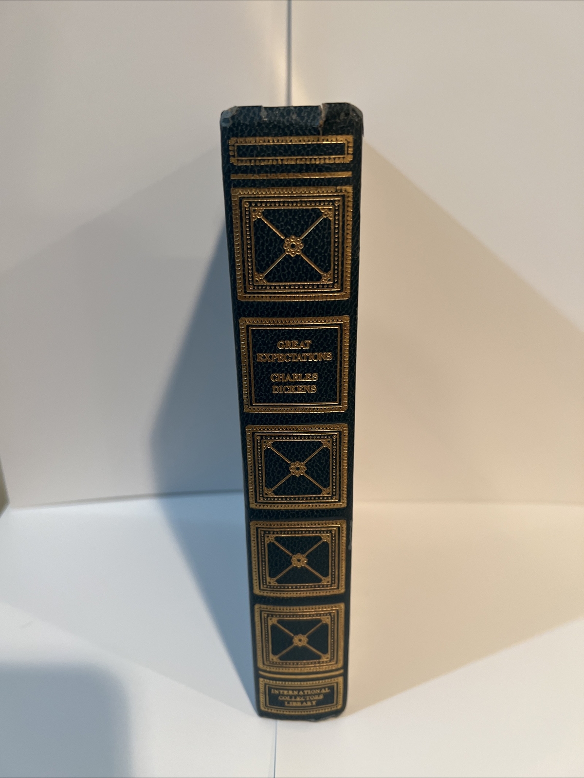 ICL Great Expectations Charles Dickens Collectors Limited Edition Vintage Book