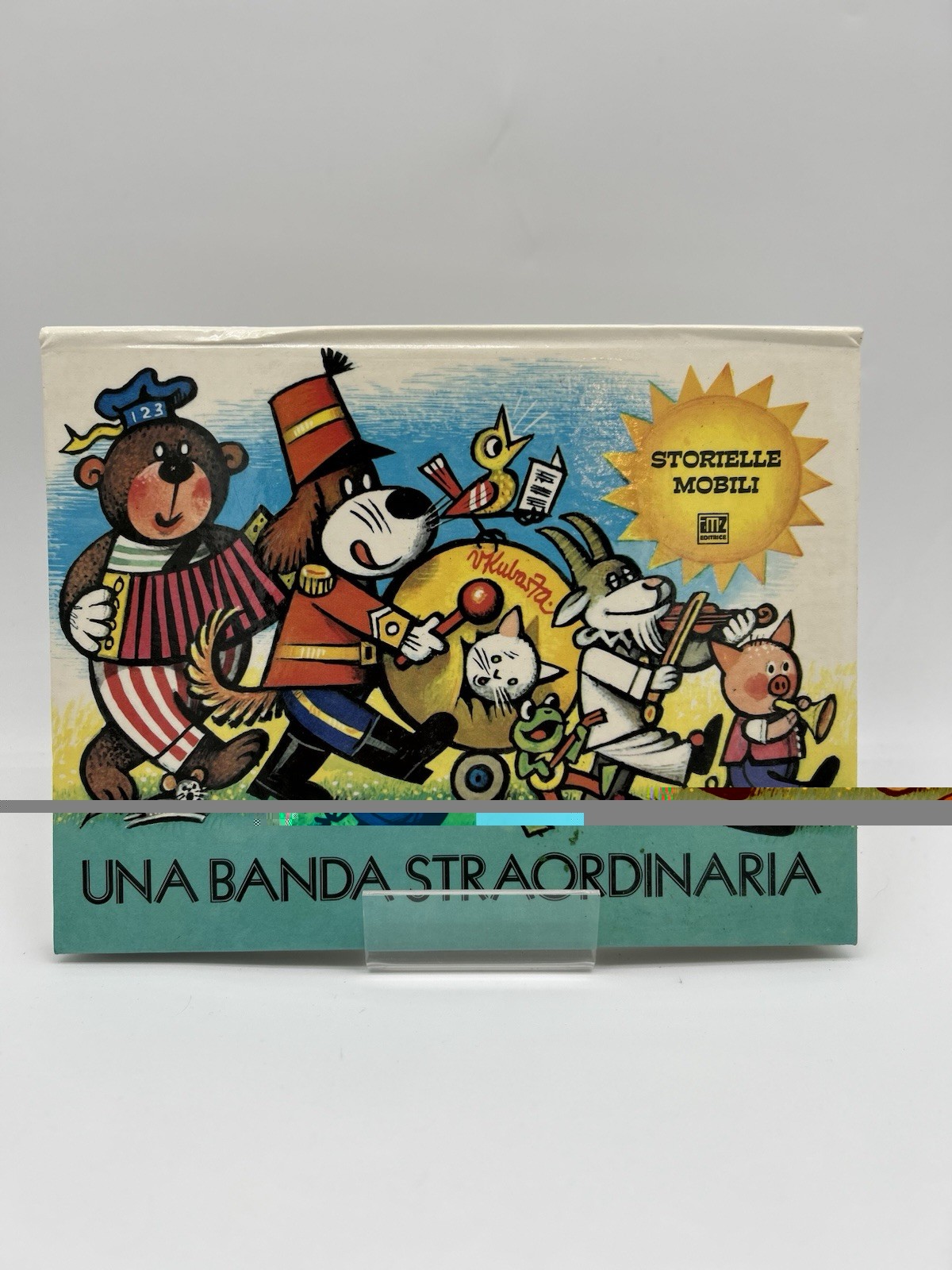 1975 Kubasta Pop-Up book in Italian, Una Banda Straordinaria