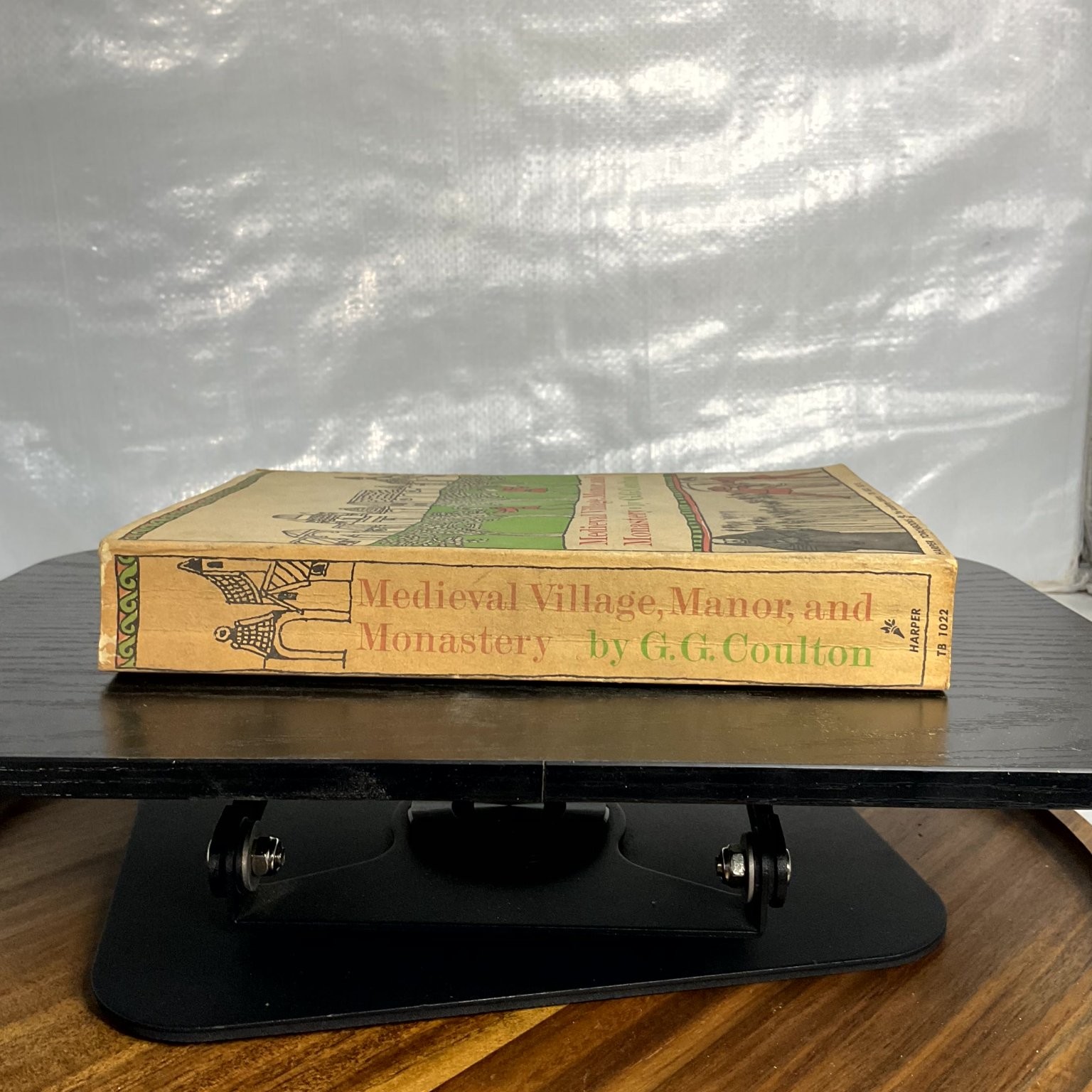 Medieval Village, Manor, Monastery G.G. Coulton 1960 Illustrated History