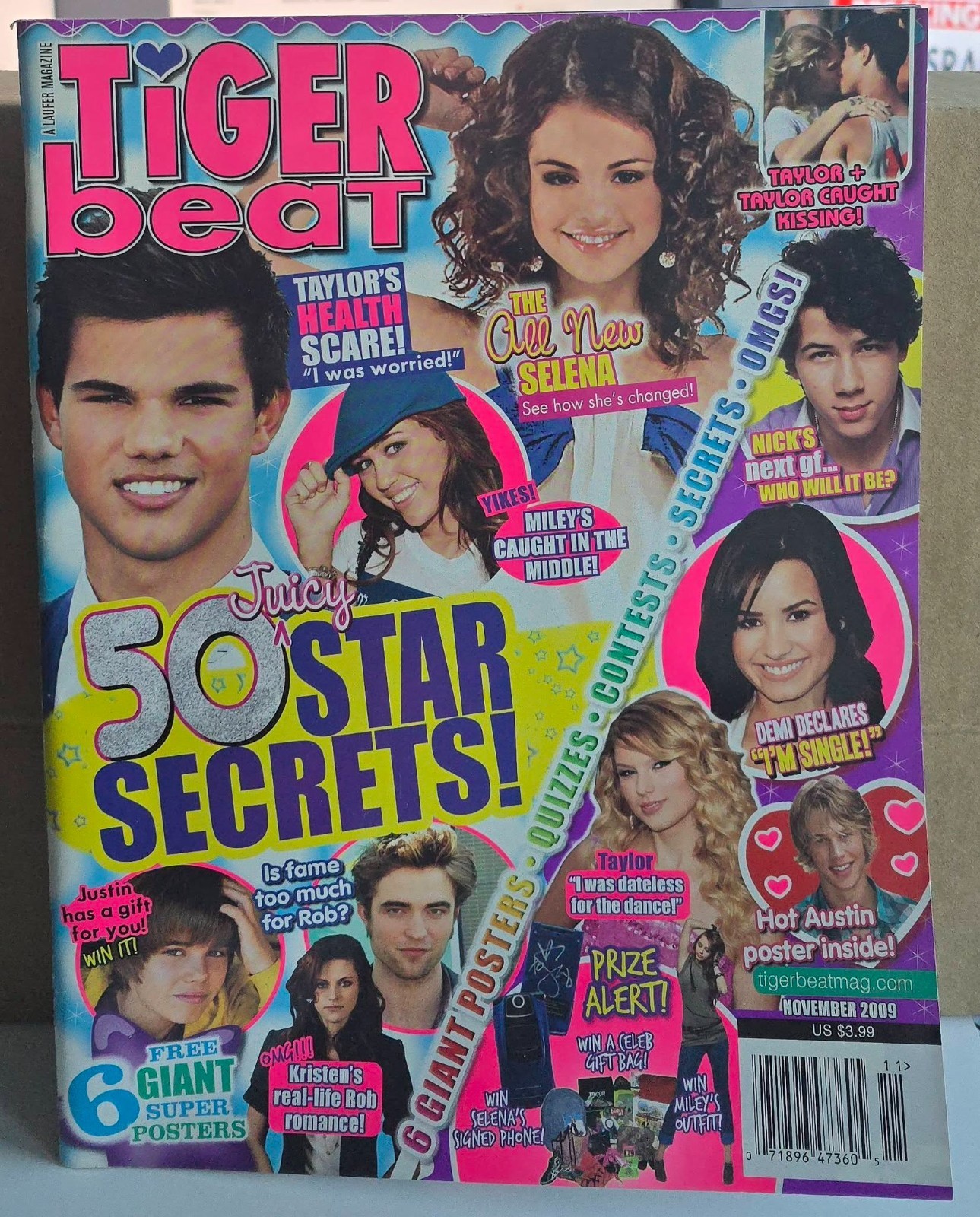TIGER BEAT NOV 2009 with TAYLOR SWIFT JUSTIN BIEBER MILEY SELENA FREE POSTERS